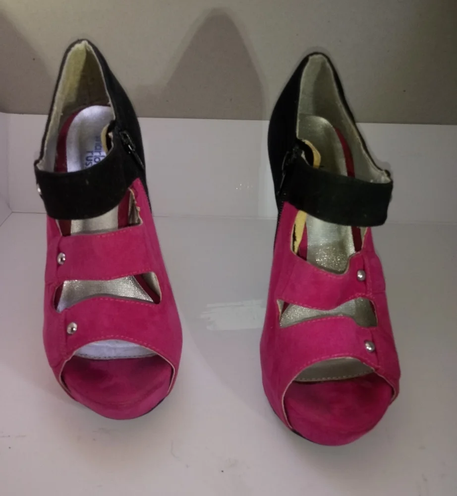 Charlotte Russe Womens Black and Pink Suede